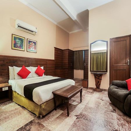 Capital O 10953 Dayal Lodge - A Boutique Hotel Agra  Ngoại thất bức ảnh