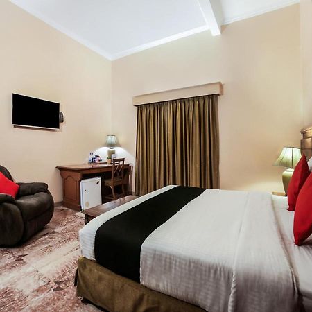 Capital O 10953 Dayal Lodge - A Boutique Hotel Agra  Ngoại thất bức ảnh