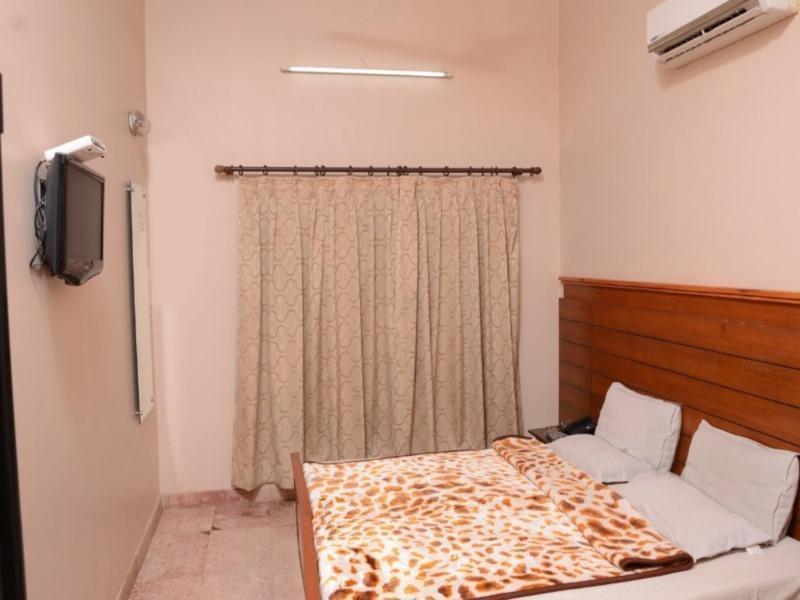 Capital O 10953 Dayal Lodge - A Boutique Hotel Agra  Ngoại thất bức ảnh