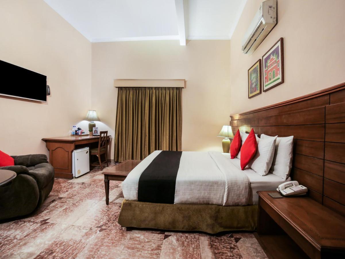 Capital O 10953 Dayal Lodge - A Boutique Hotel Agra  Ngoại thất bức ảnh