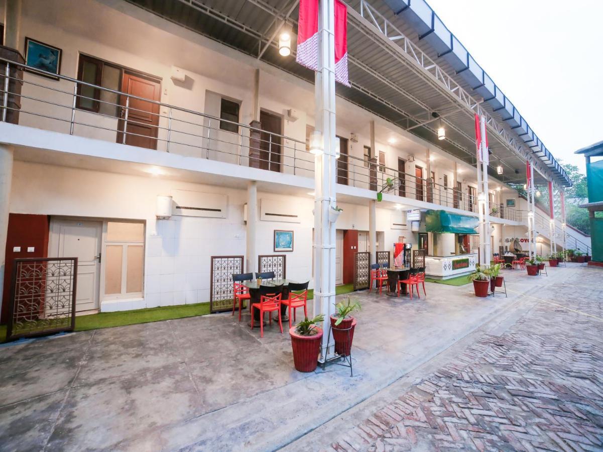 Capital O 10953 Dayal Lodge - A Boutique Hotel Agra  Ngoại thất bức ảnh