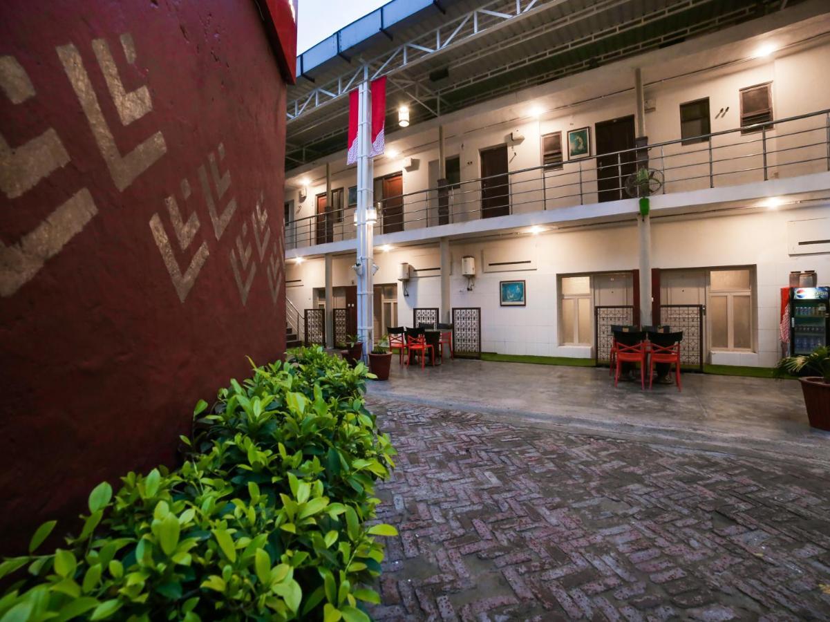 Capital O 10953 Dayal Lodge - A Boutique Hotel Agra  Ngoại thất bức ảnh